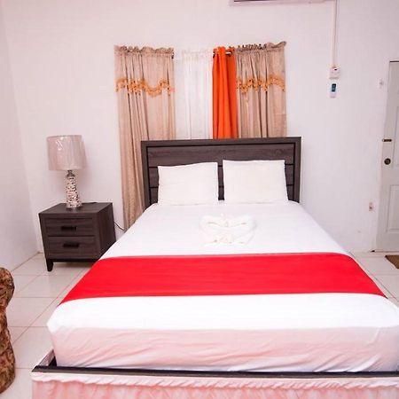 Suzette Guesthouse Accommodations Св. Марии Экстерьер фото